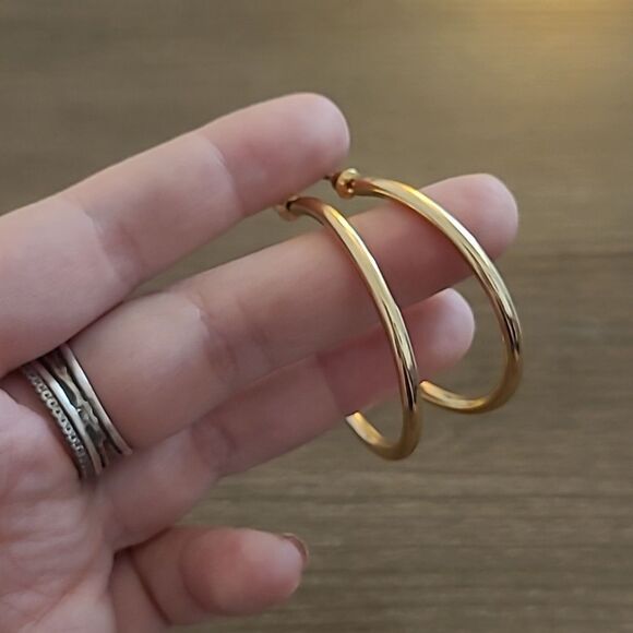 💲6️⃣ Bundled ✔️Gold Hoop Earrings 2.5" - Picture 5 of 8